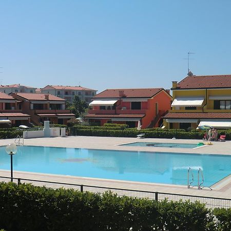 Residence Villaggio Dei Fiori Con Piscina E Posto Spiaggia Incluso Caorle Pokój zdjęcie