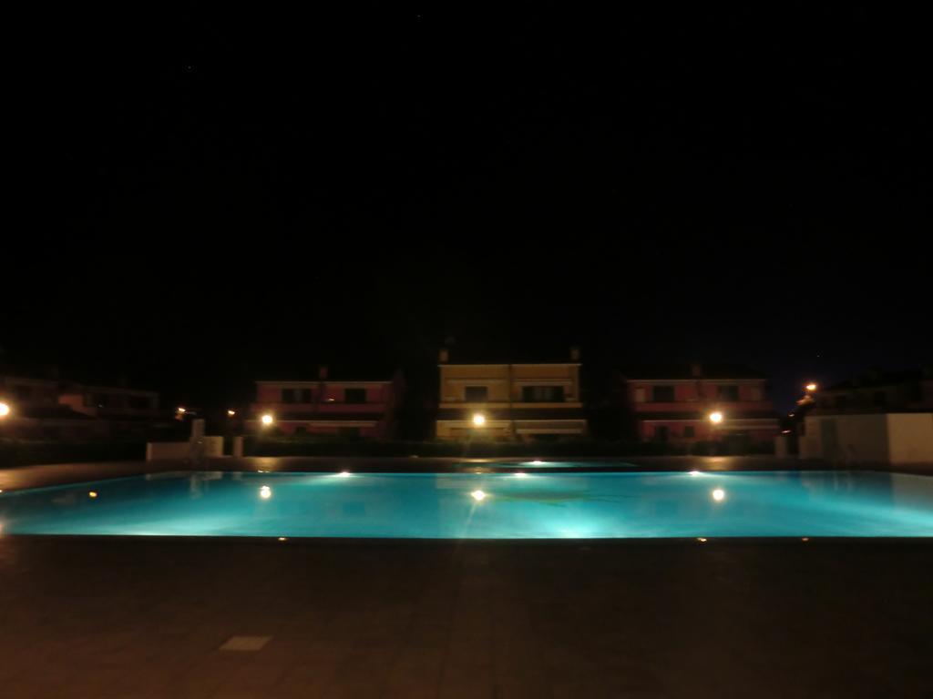 Residence Villaggio Dei Fiori Con Piscina E Posto Spiaggia Incluso Caorle Pokój zdjęcie