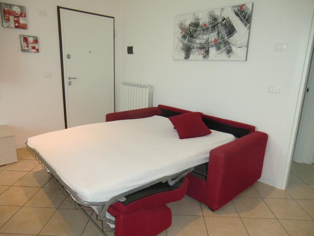 Residence Villaggio Dei Fiori Con Piscina E Posto Spiaggia Incluso Caorle Pokój zdjęcie