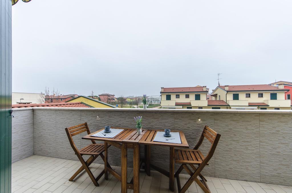 Residence Villaggio Dei Fiori Con Piscina E Posto Spiaggia Incluso Caorle Pokój zdjęcie