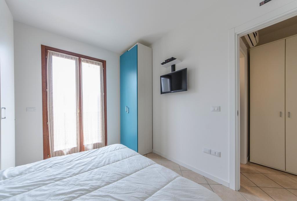 Residence Villaggio Dei Fiori Con Piscina E Posto Spiaggia Incluso Caorle Pokój zdjęcie