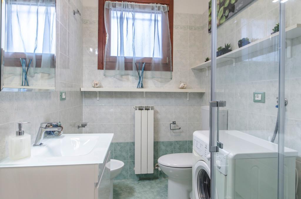 Residence Villaggio Dei Fiori Con Piscina E Posto Spiaggia Incluso Caorle Pokój zdjęcie